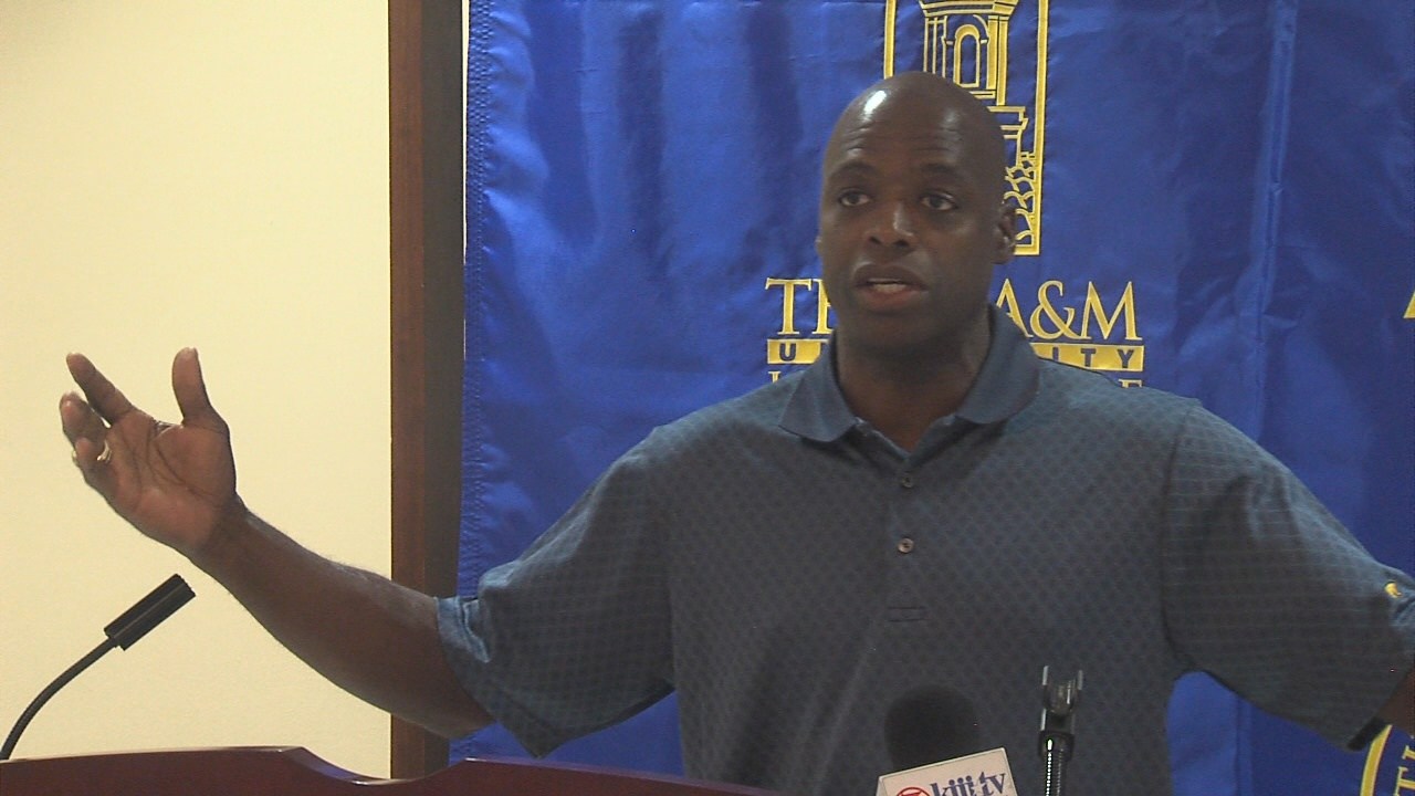 \ud83c\udfc8 Pro Football Hall of Famer Darrell Green is coming to Kingsville Friday  for a community walk and Back to School Fair & Fest! \ud83d\udcda Don't miss out on  FREE... | By