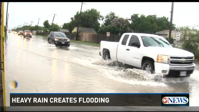 Line of Storms Leaves Flooding Along Corpus Christi Streets | kiiitv.com